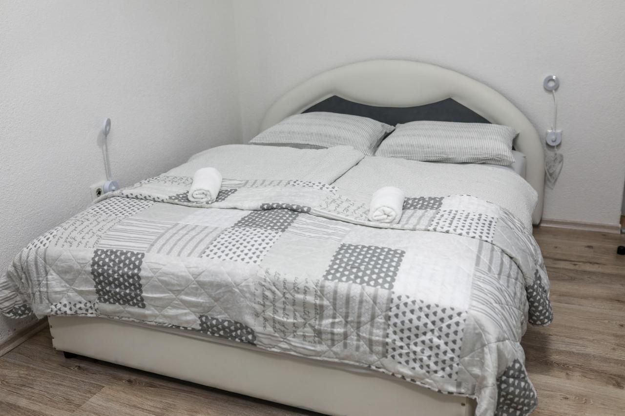 Helly'S Apartman - Self Check-In - Jajce Extérieur photo